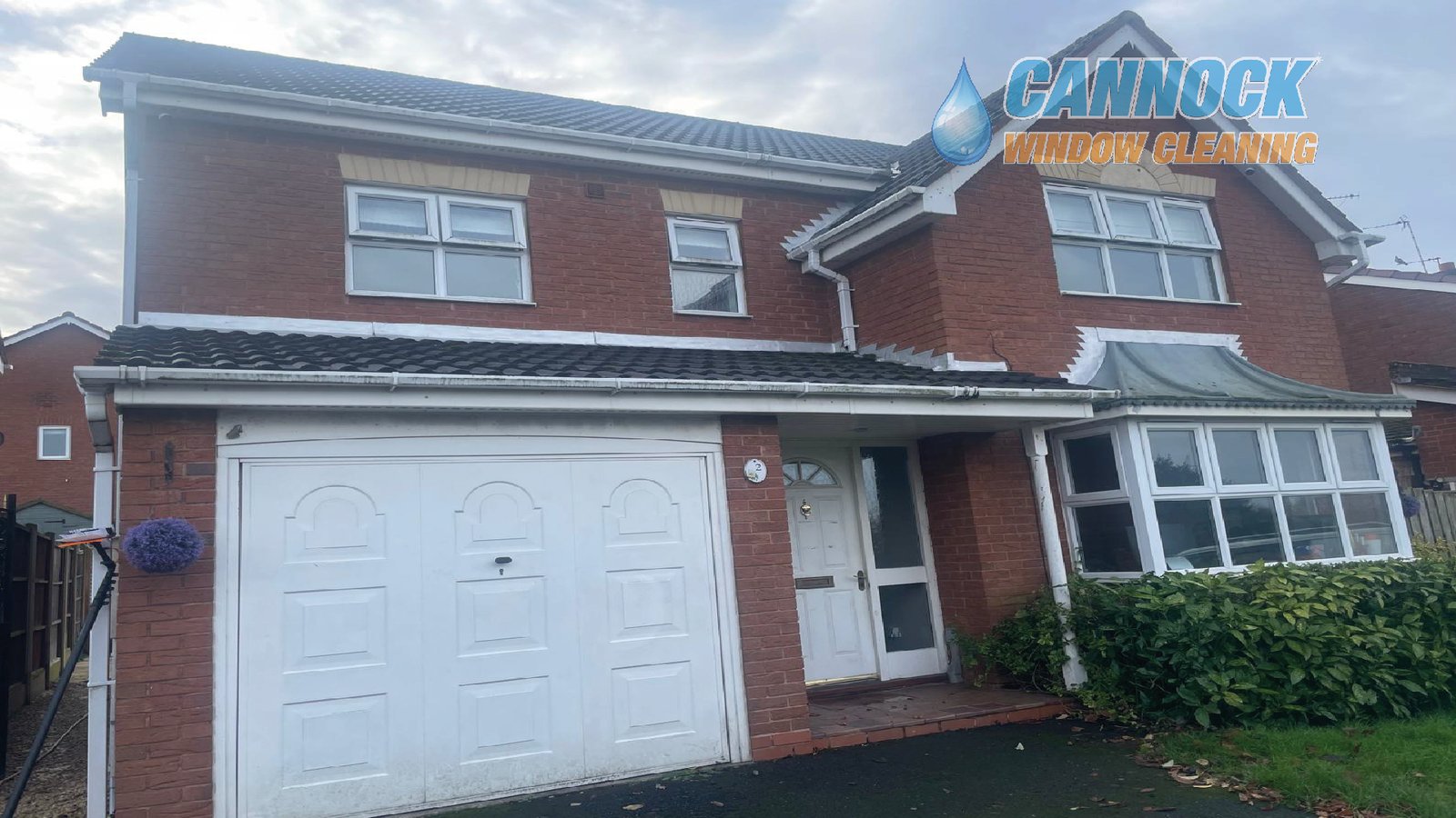 Tired faded fascia boards before fascia and soffit cleaning