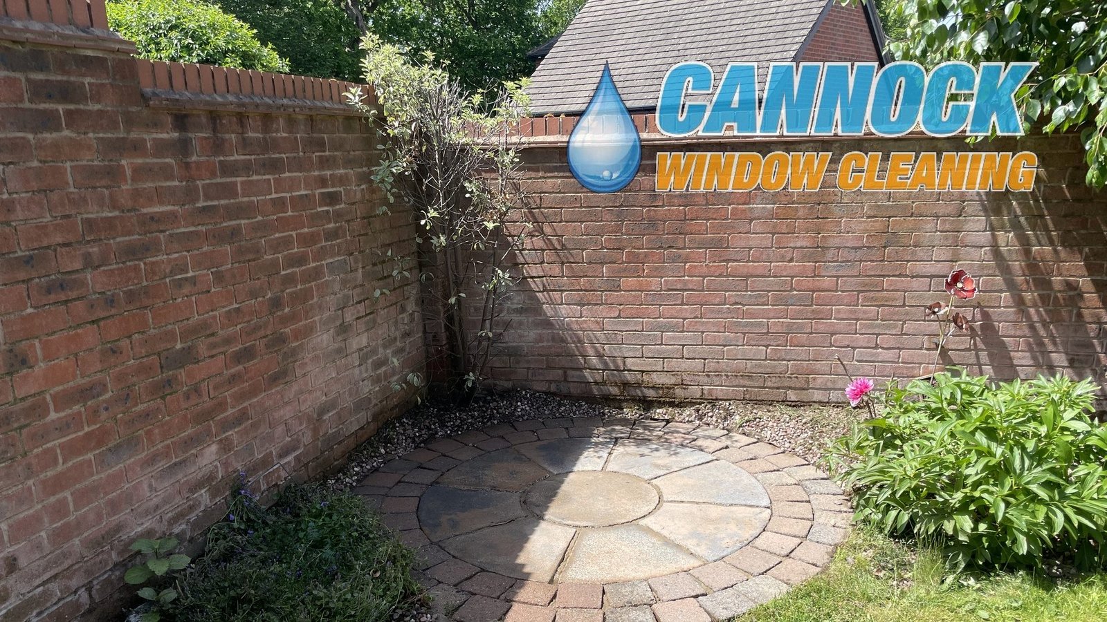 The same small circle patio clean
