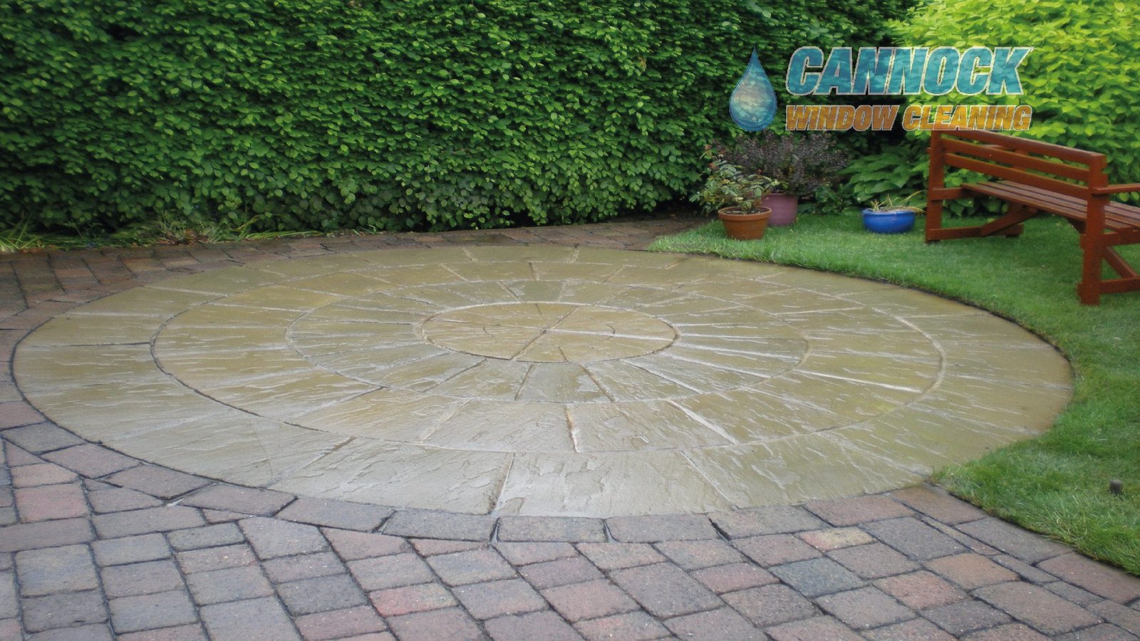 The same circle patio and border clean
